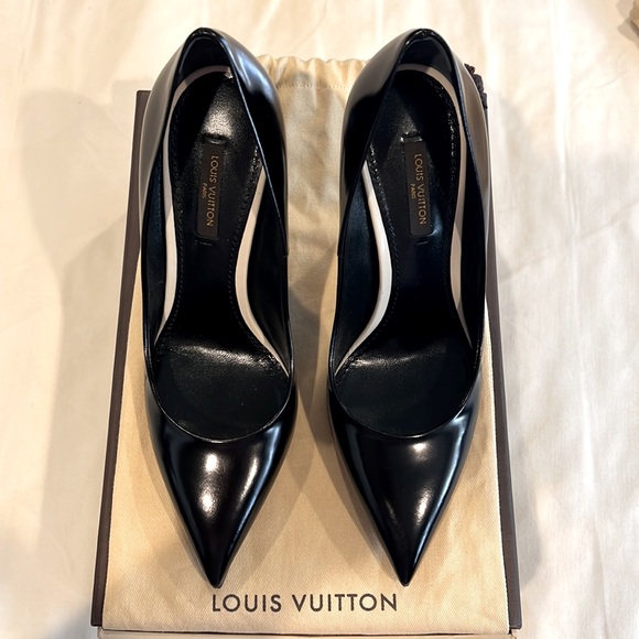 Louis Vuitton!!! Lightly used - Picture 1 of 3